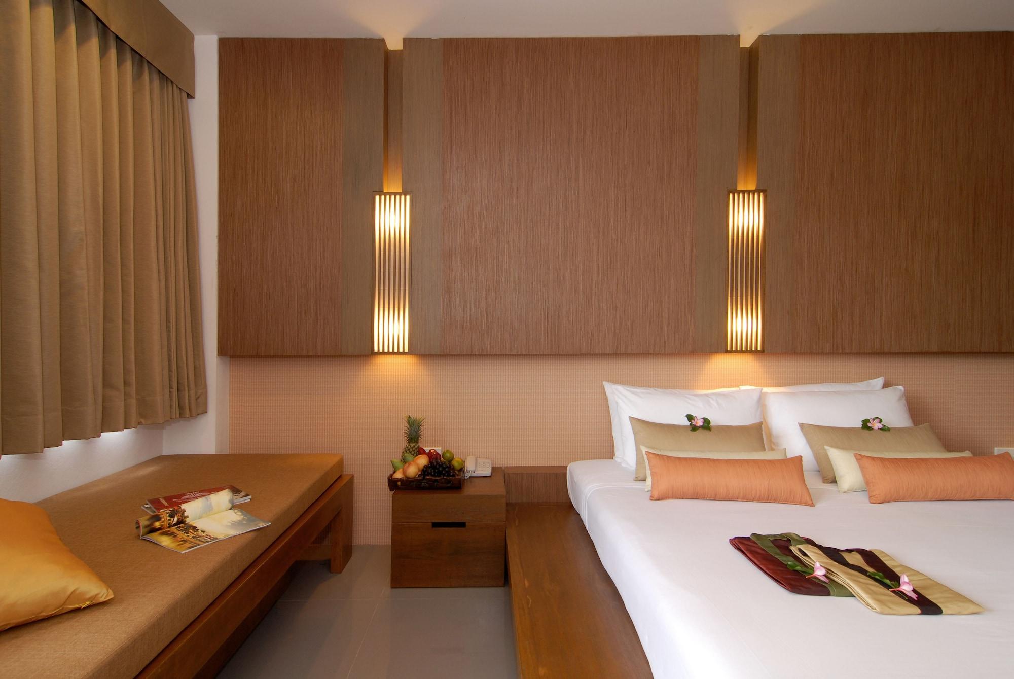 Peach Blossom & Pool - Sha Hotel 4*